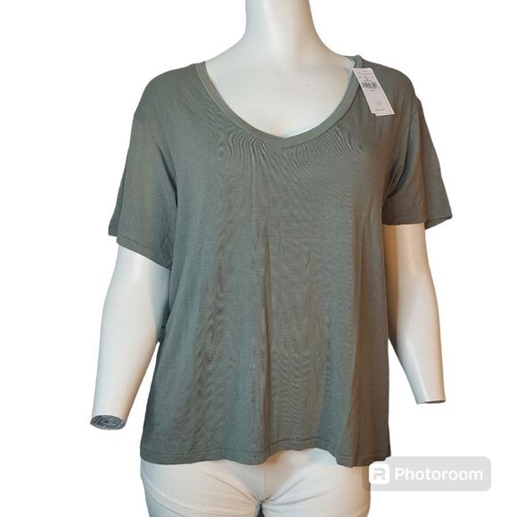 NWT Woman's American Eagle Soft & Sexy Gray Top - Picture 1 of 11